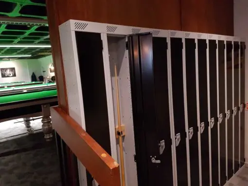 Snooker cue lockers