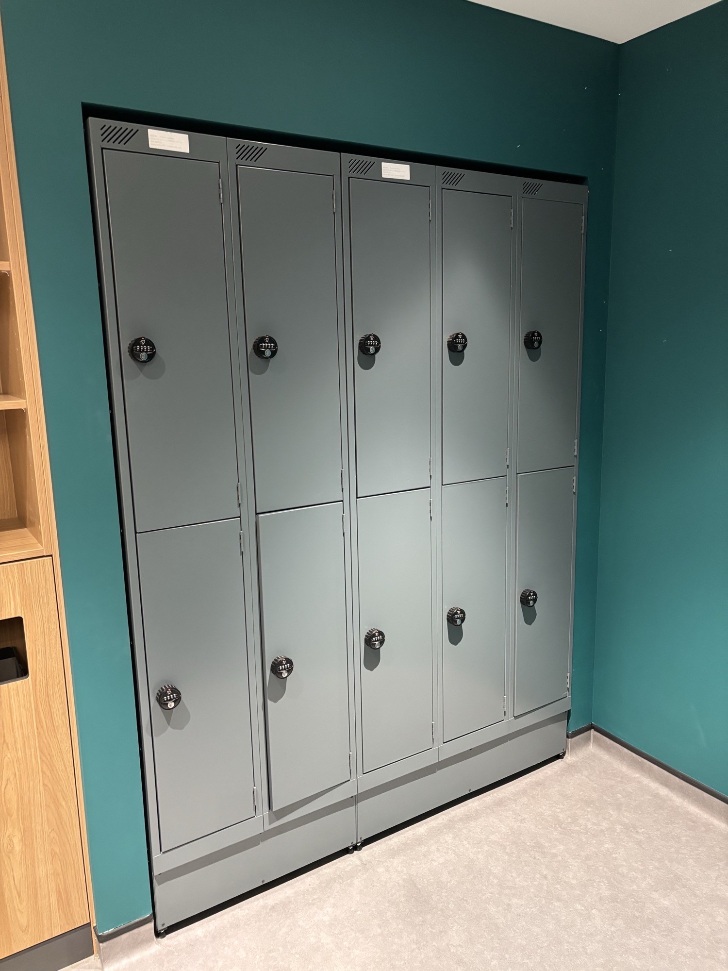 Heated lockers 2 door